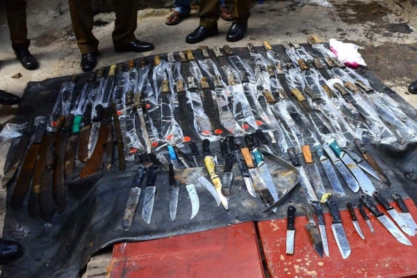 Police Recover 46 Swords, Knives And A Pistol From A Well Near Maligawatte Jumma Mosque: Suspicious Items Wrapped In Fertiliser Bag