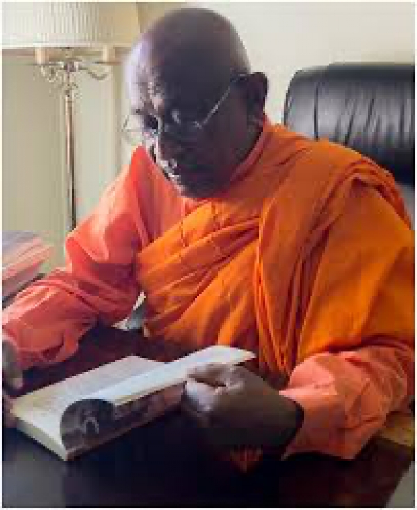 Moragoda &#039;most suited&#039; to become Sl envoy to New Delhi; Senior Monk