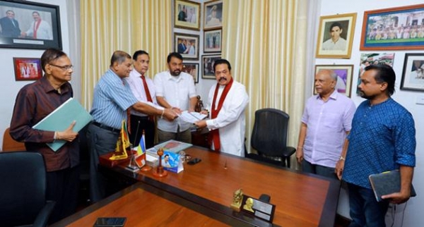 Former Military Commanders Hand Over Separate Report On Easter Sunday Explosions To Opposition Leader Rajapaksa
