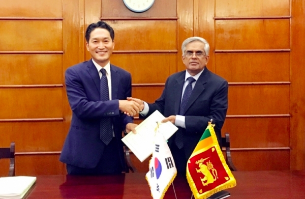 Export-Import Bank Of Korea Provides Sri Lanka With 190 Garbage Compactors To Manage Solid Waste More Efficiently