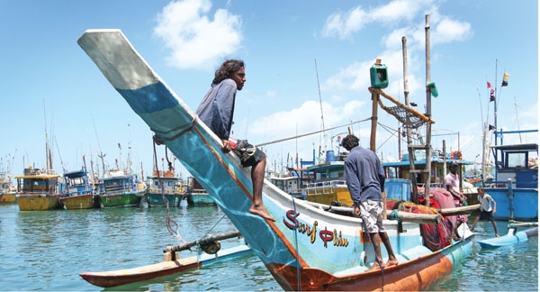 Shootout At Kudawella Fisheries Harbour: Four Pronounced Dead: Two Gunmen Open Fire At Group Of Fishermen