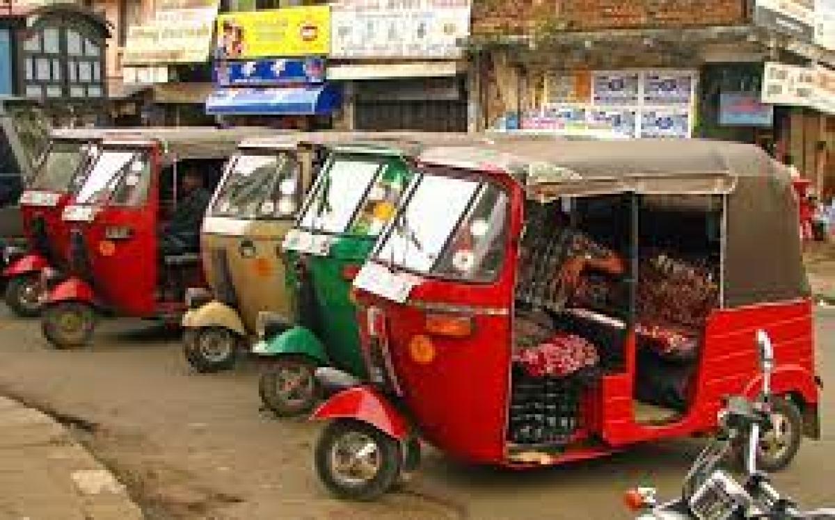 Tuk Drivers Refuse To Reduce Prices Despite Fuel Price Hike Reduction: &quot;Industry Has Collapsed Due To High Costs, Low Demand&quot;