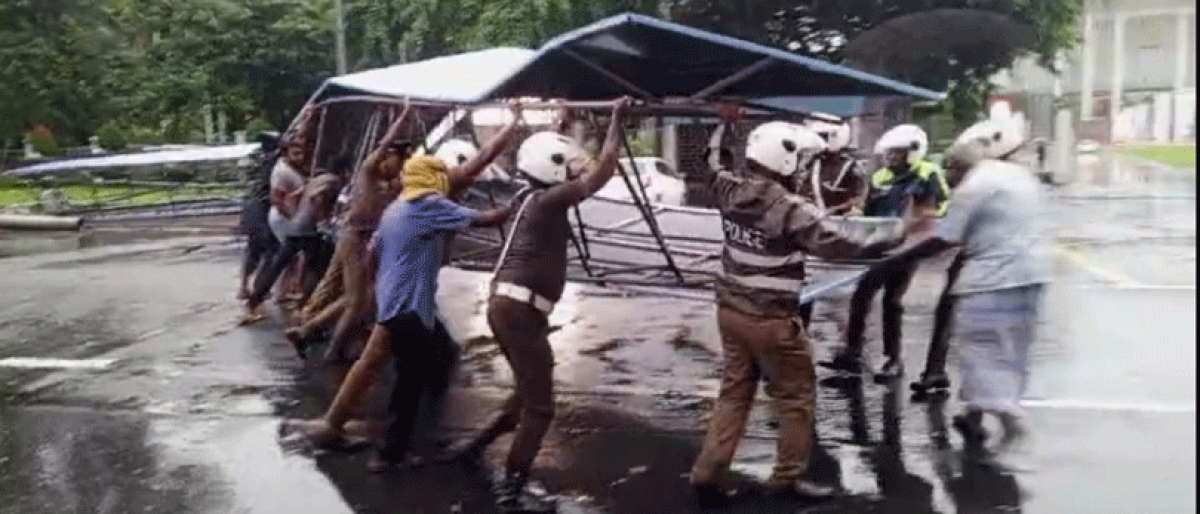 Pandal Collapse on Baudhaloka Mawatha Averted Accidents and Injuries
