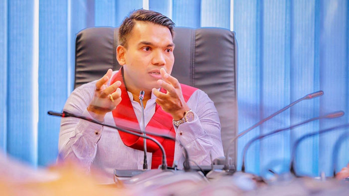 Youth who joined Aragalaya must be socialized through a program - Namal