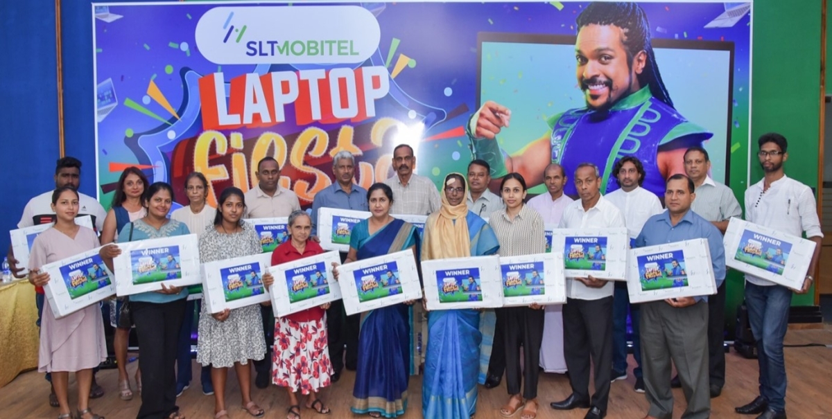 SLT-MOBITEL Rewards winners of Laptop Fiesta