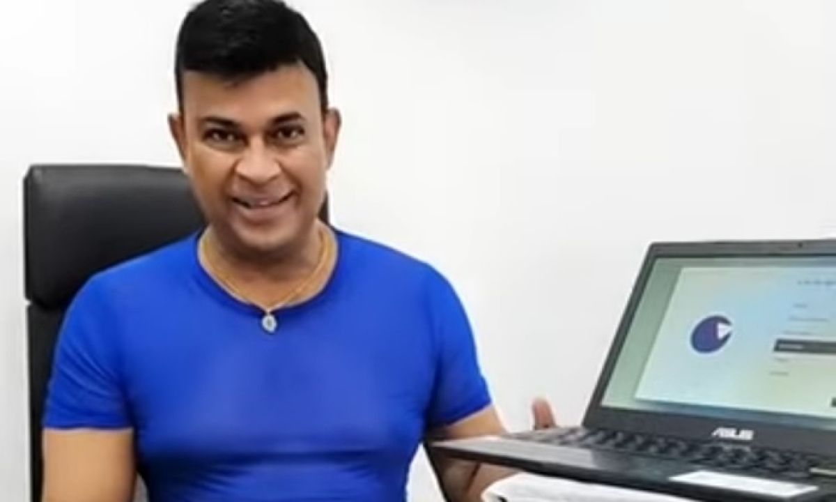 Ranjan Ramanayake to Distribute Free Laptops to Students