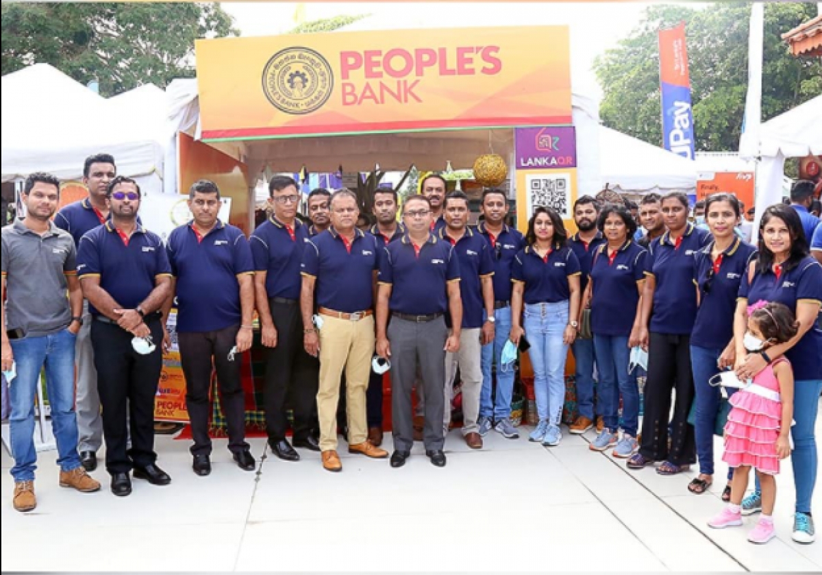 People’s bank promotes LankaQR facility in Kandy