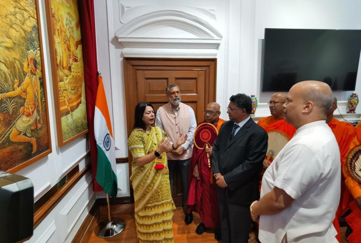 Two photographs of Sri Lankan origin unveiled in Delhi