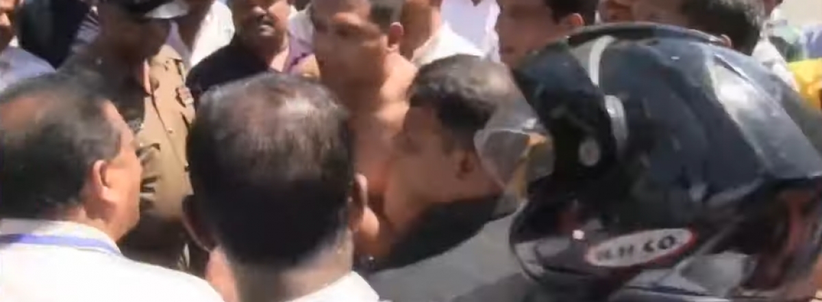 Harin Fernando&#039;s Campaign Sparks Heated Clash with Police in Badulla