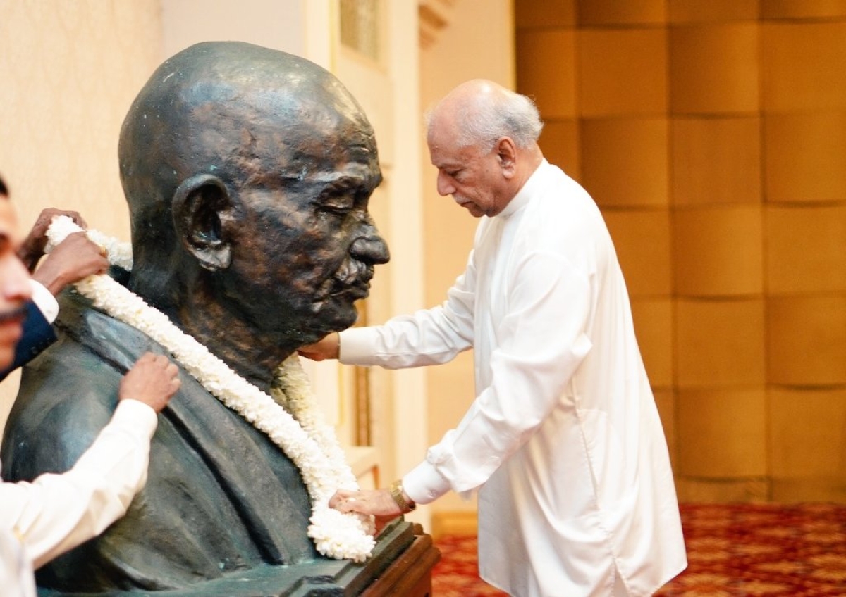 Prime Minister Dinesh Gunawardena and Indian High Commissioner Honor Mahatma Gandhi&#039;s Legacy