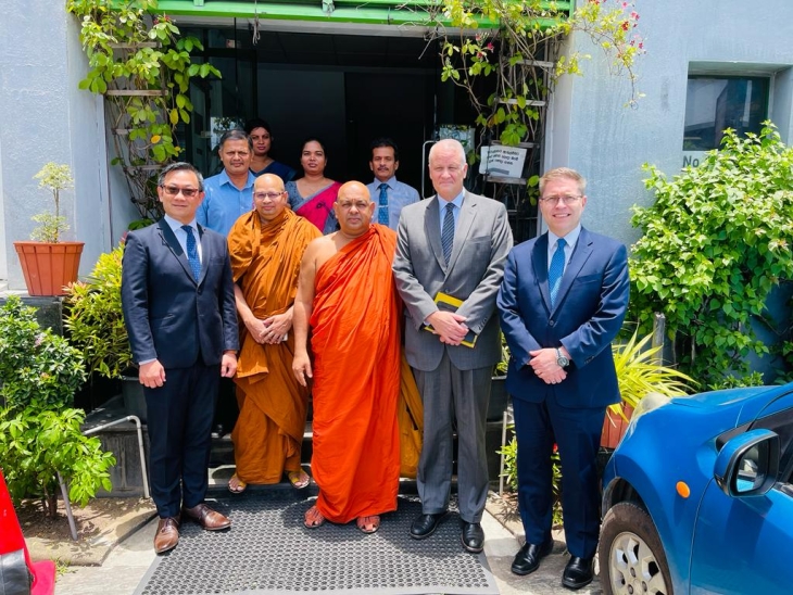 World Conference of Religions for Peace leaders holds discussions on humanitarian assistance to SL during visit