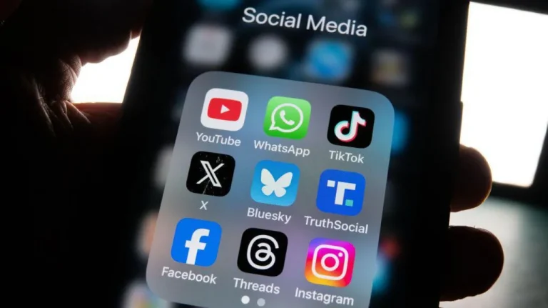 WhatsApp and Instagram Restored after Meta Outages
