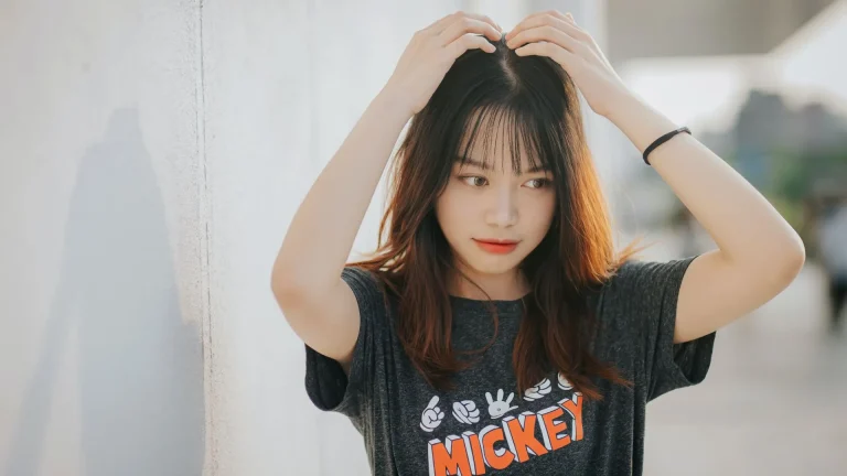 China Restricts Influencers on Professional Topics to Degree Holders
