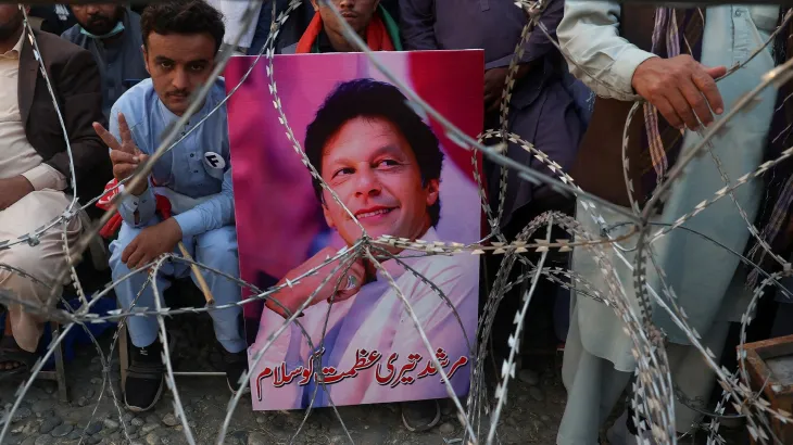 Ex-cricket captains urge ‘proper medical care’ for Imran Khan